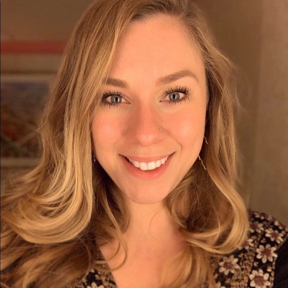 Hello poshers!! ❤️❤️❤️ - Picture 2 of 6